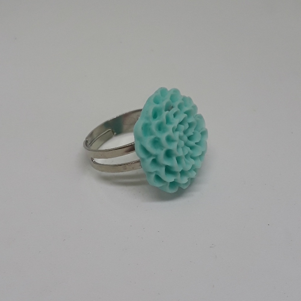 Baby blue flower ring